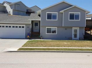 4913 Coal Bank Dr, Rapid City, SD 57701