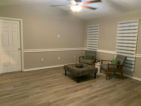 5th image of 6275 Oak Run Dr E