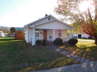 1527 W Jackson St, Covington, VA 24426
