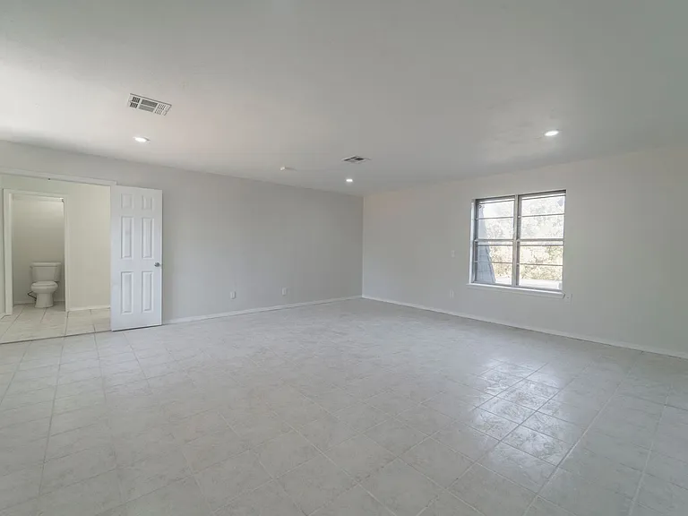 3120 Shadybrook Dr — Photo 38