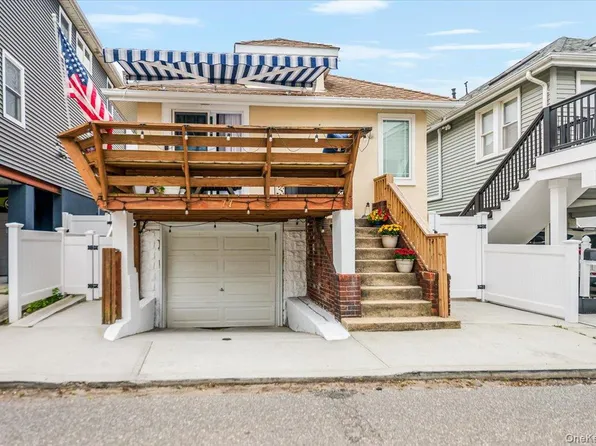 77 Florida St, Long Beach, NY 11561