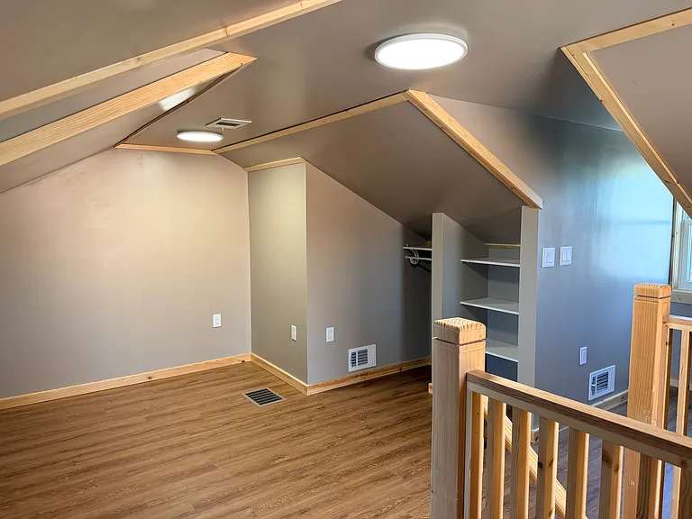 1321 Columbus Ave — Photo 9