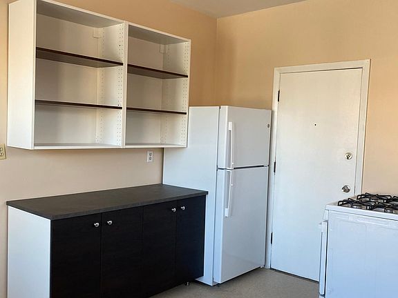 2nd image of 7235 S Phillips Ave APT 3E