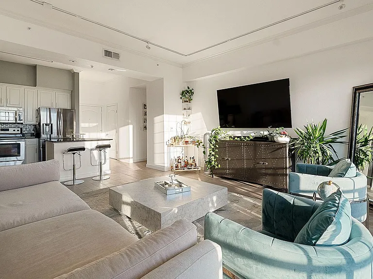 3225 Turtle Creek Blvd #814 — Photo 5