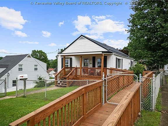 3rd image of 614 Abney St