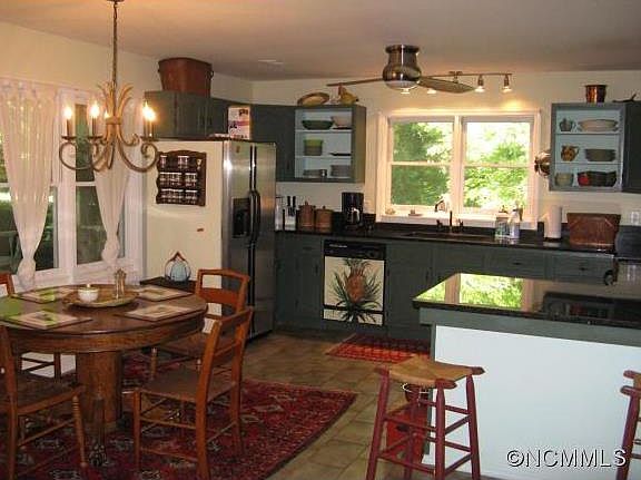 2nd image of 1346 E Lakeshore Dr