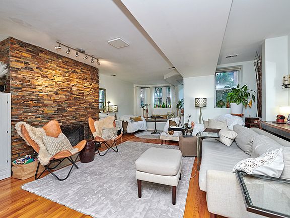 4th image of 842 W Agatite Ave APT 1E