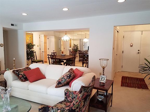 3rd image of 964 Claytonbrook Dr APT 3A