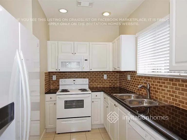2538 NE 41st Ave — Photo 6