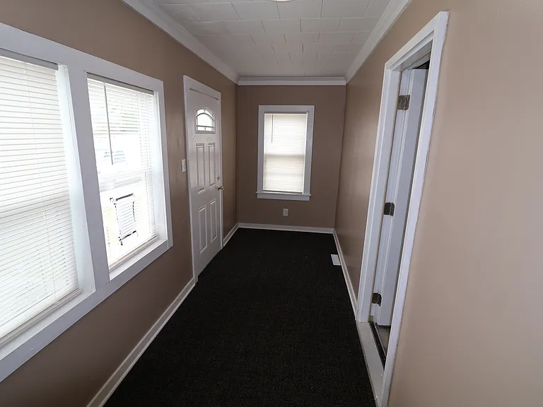 457 Vernon Ave — Photo 9