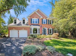 8305 Lord Fairfax Ct, Vienna, VA 22182