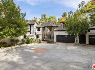 16881 Oak View Dr, Encino, CA 91436