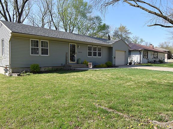 2nd image of 1320 Park Ln