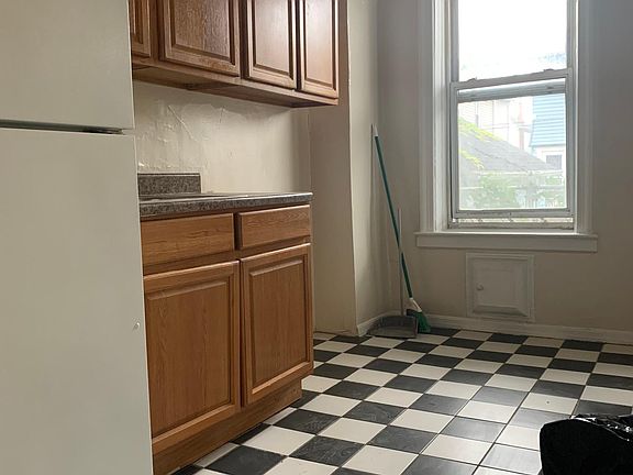 4th image of 15109 34th Ave APT 1