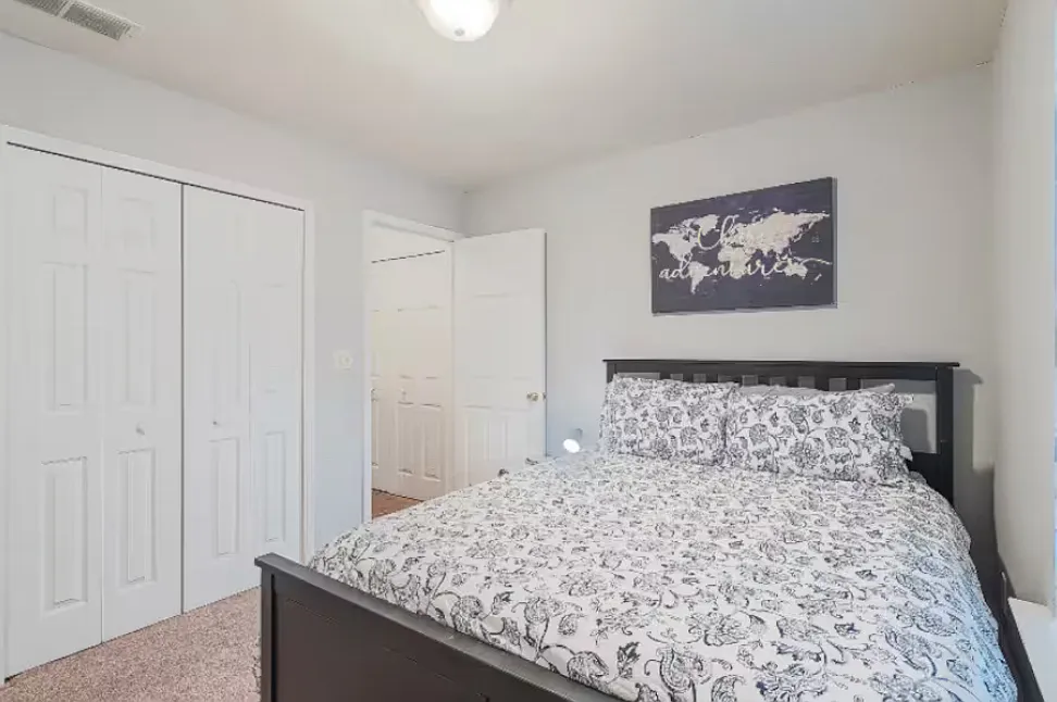 741 Crestwell Cir SW — Photo 4