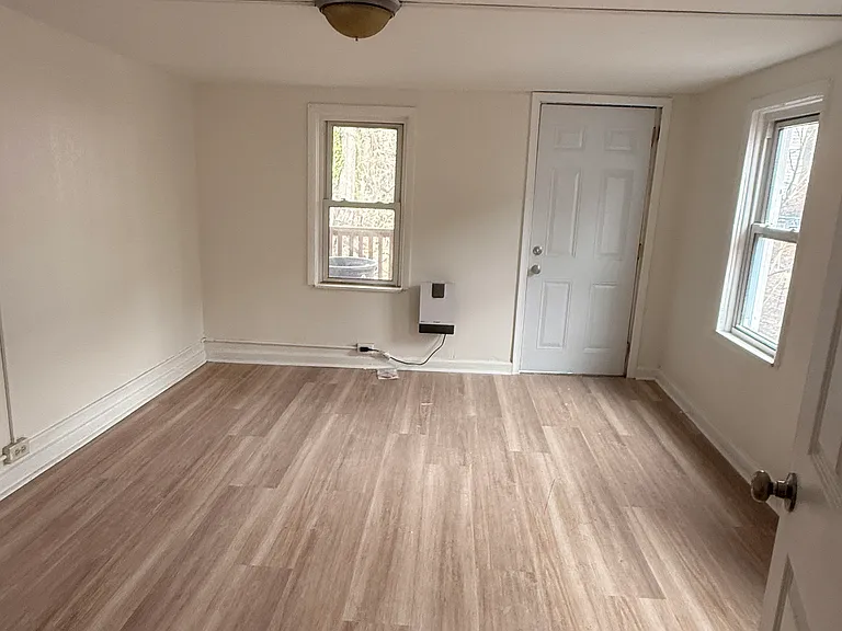 105 Decatur St — Photo 5