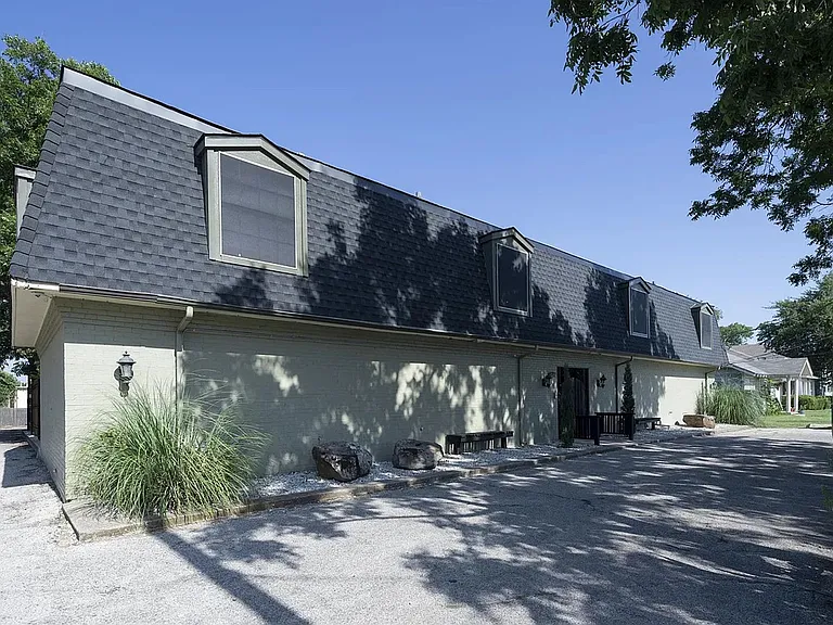 1717 N Locust St — Photo 19