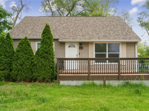 654 34th St SE, Cedar Rapids, IA 52403