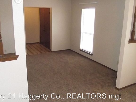 2nd image of 10521 Crete Dr