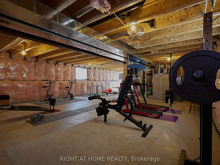 42 Moonstone Cres — Photo 22