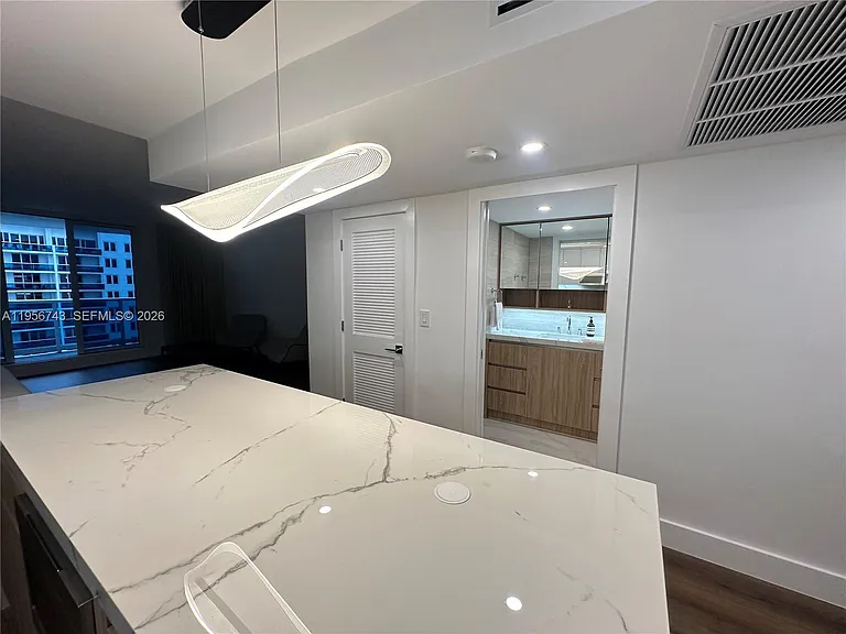 2301 Collins Ave #1421 — Photo 10
