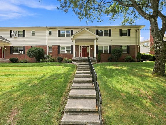 2nd image of 90 Colonial Cir Unit C