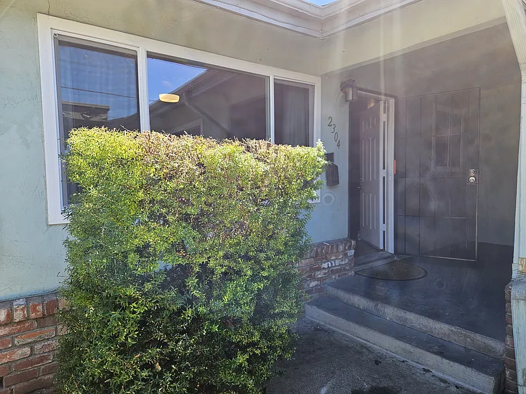 2304 Oxford Way #2304 — Photo 5