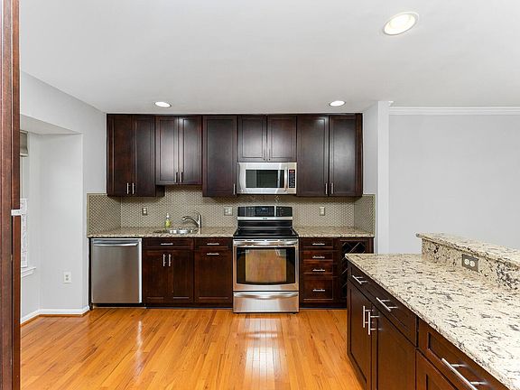 5th image of 3932 Collis Oak Ct