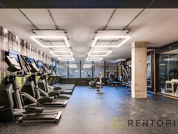 5th image of 822 Lexington Ave #513