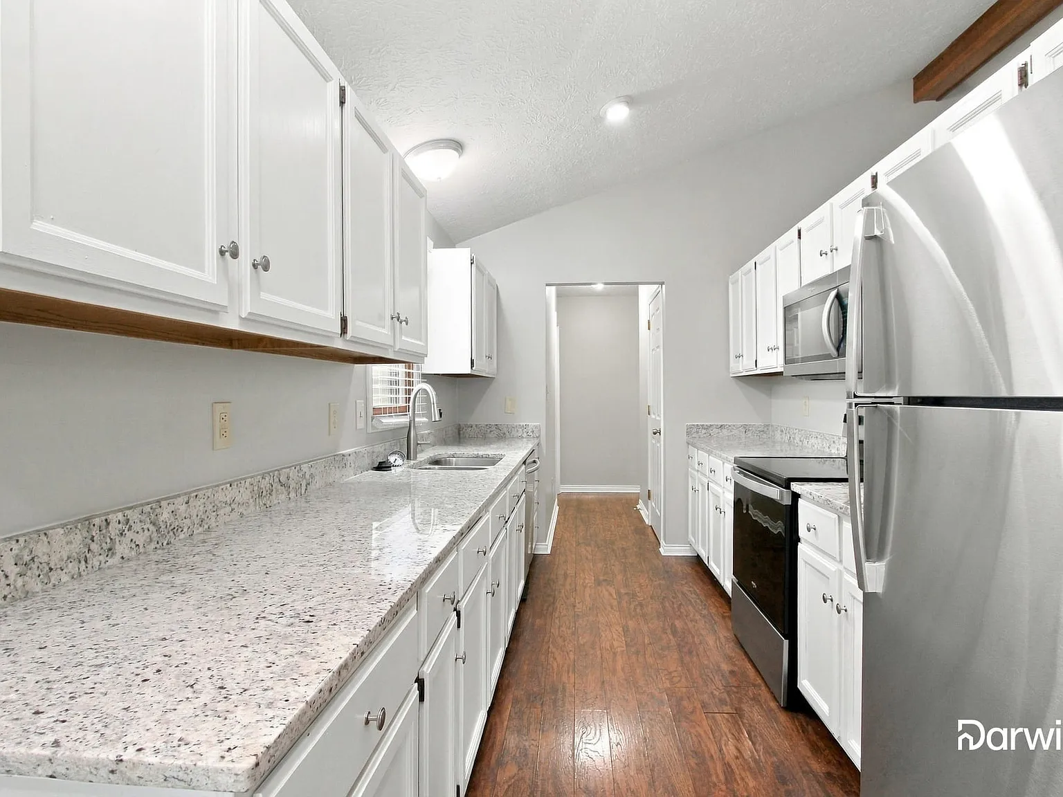 3 bed, 2.0 bath, 1736 sqft, $1,845 — Photo 4