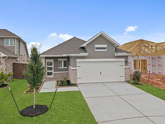 2nd image of 2910 Rockwood Dr