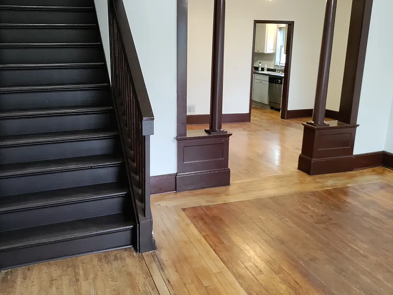 420 Broadway St E #B — Photo 3