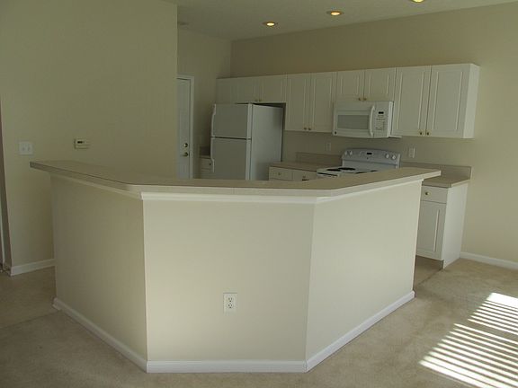 4th image of 792 Mystic Pointe Dr