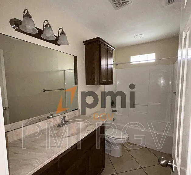 315 W Albatross Ave #UNITC — Photo 10