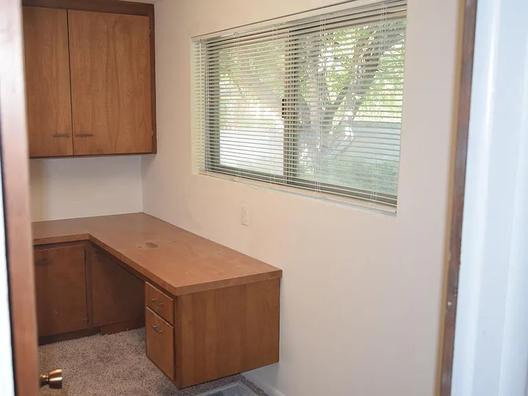 95 W 600 N — Photo 17