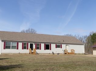 521 White Oak Rd, Lawton, MI 49065