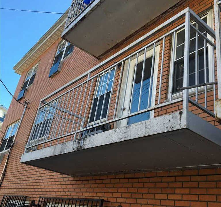 1st image of 168-32 Gothic Dr #168-32