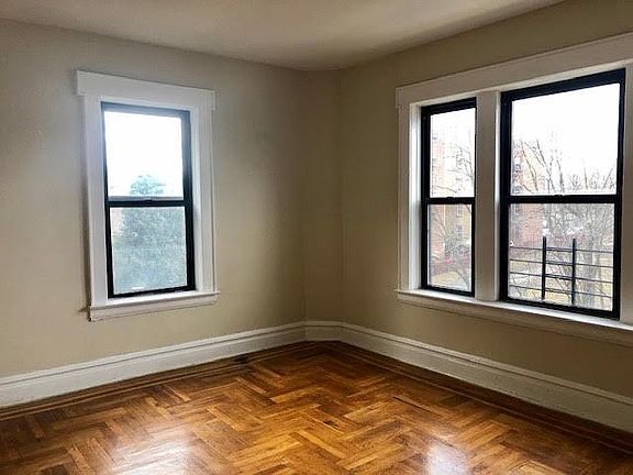 4th image of 182 N Arlington Ave APT 24