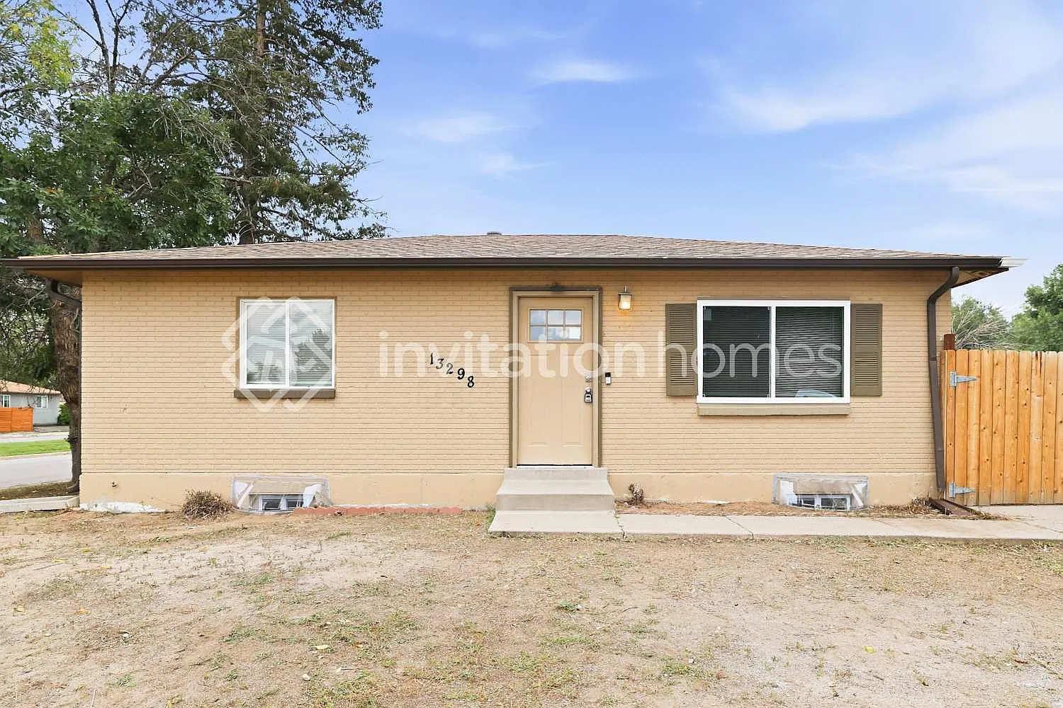 13298 Lackland Dr Denver, CO 80239 — Photo 1