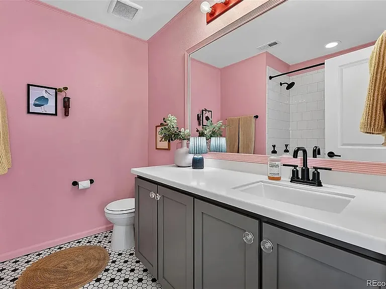 949 N Undergrove Way — Photo 24