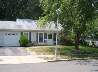 4B Daisy Ct, Lakewood, NJ