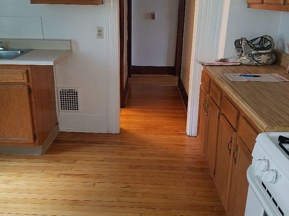2nd image of 123 Strong Ave Floor 2