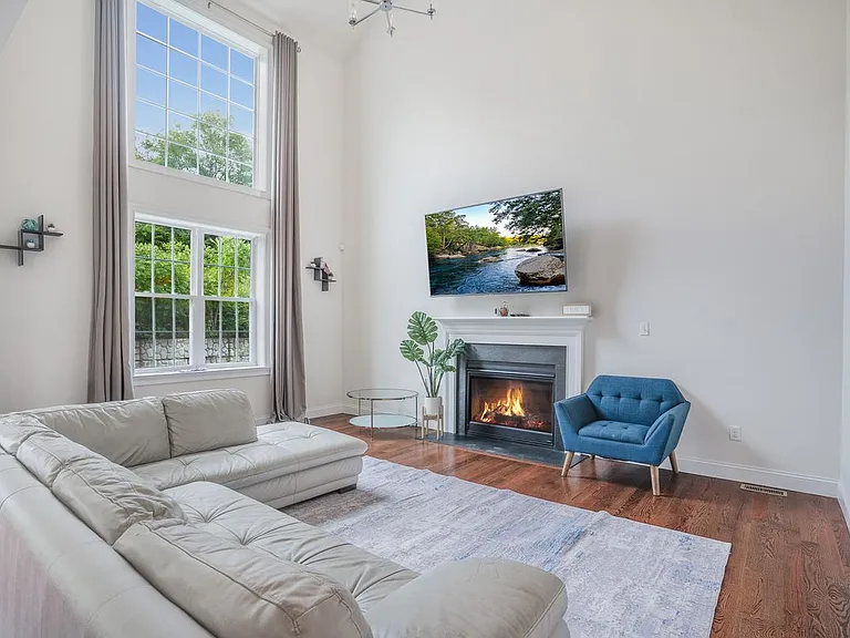 149 Stratford Dr — Photo 11