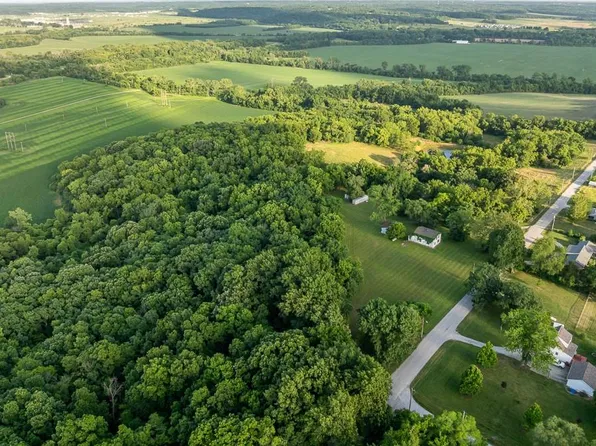 701 N Bly Rd, Independence, MO 64056