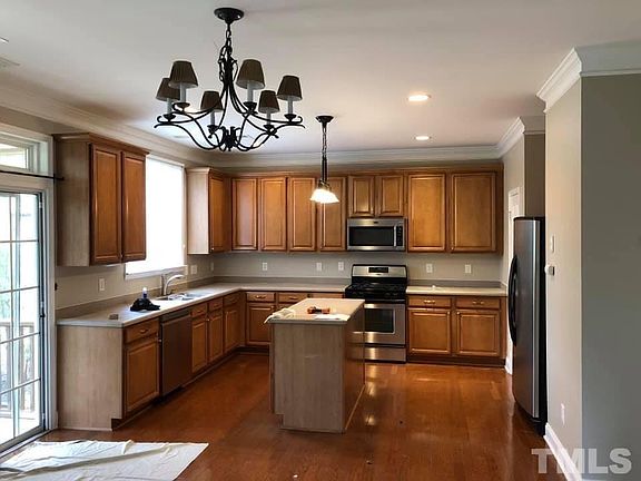 3rd image of 308 Trayesan Dr
