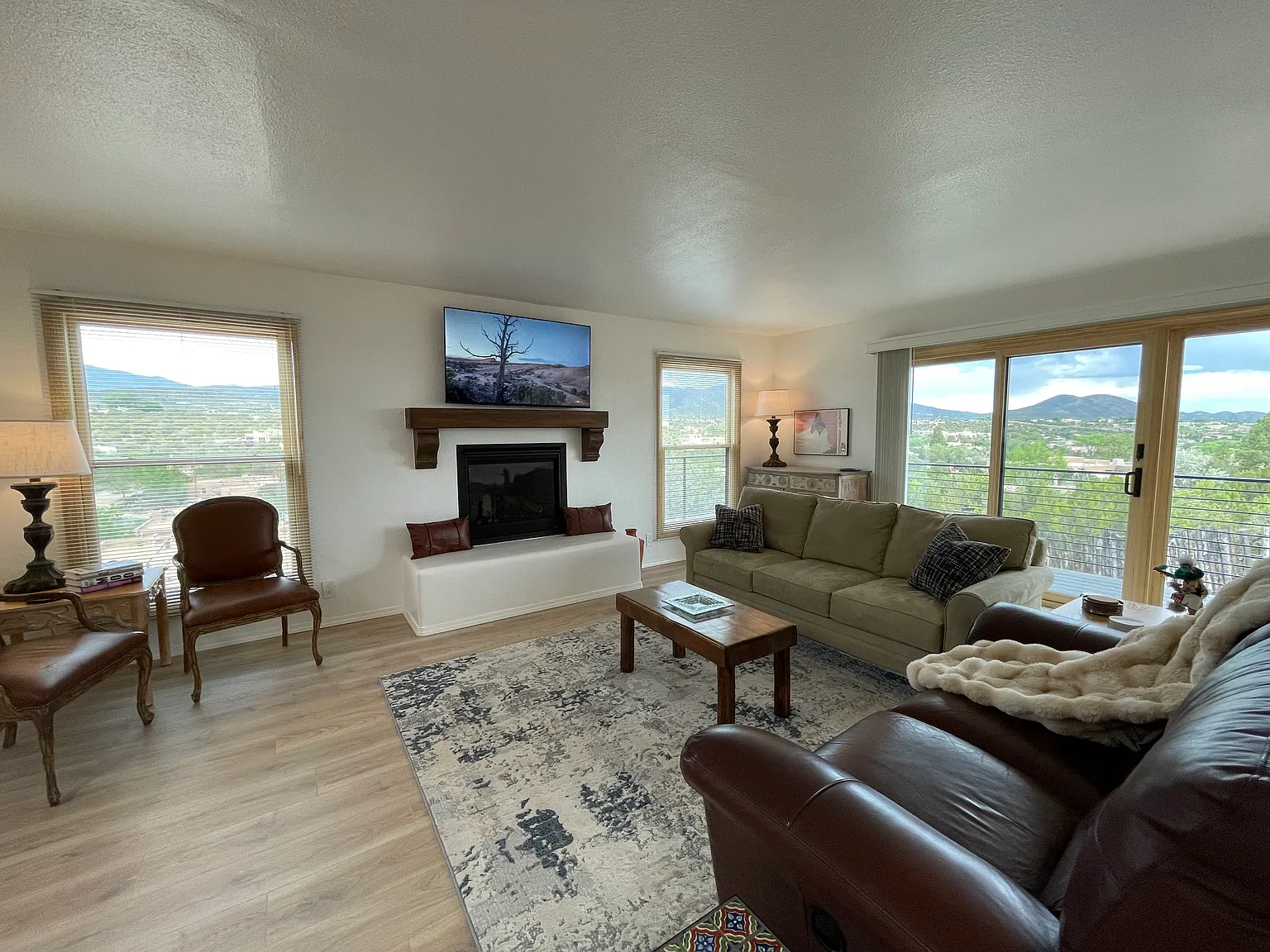 3 bed, 2044 sqft, $6,500 — Photo 2