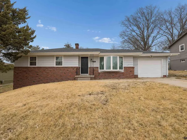 3708 Greene Ave, Bellevue, NE 68147