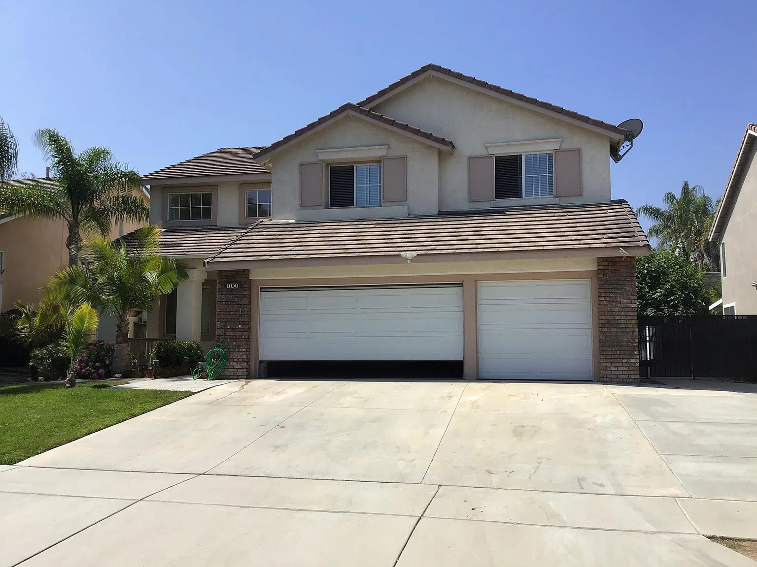 1050 Horatio Ave — Photo 2