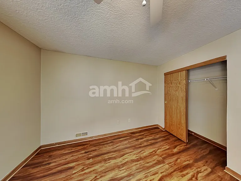 5650 Winsor Woods Dr — Photo 11