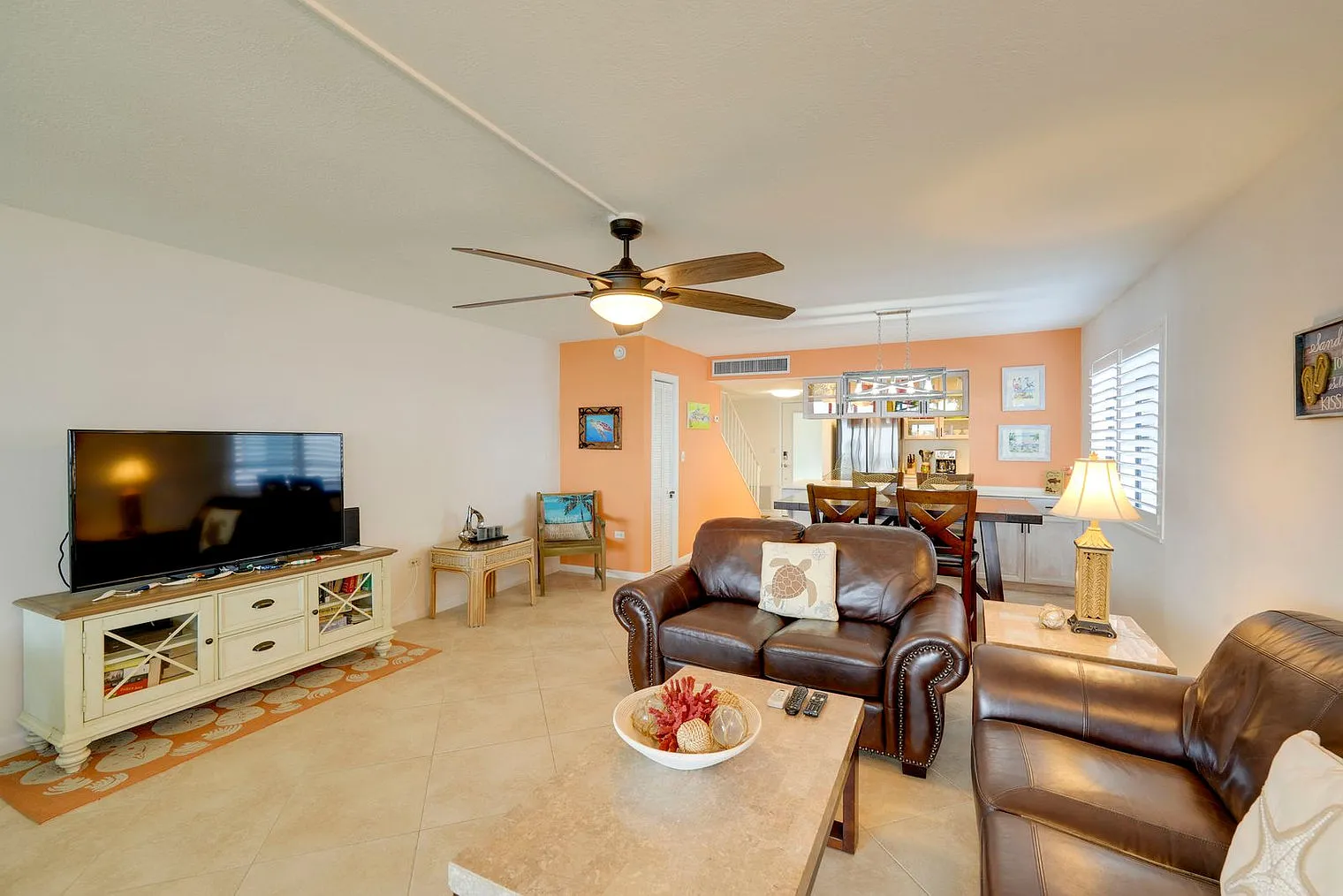 2 bed, 1.0 bath, 1119 sqft, $2,872 — Photo 3